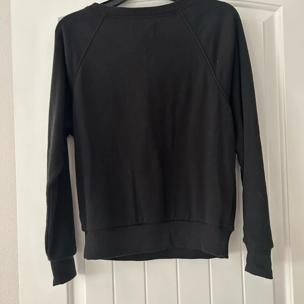 Victoria’s Secret Black LOVE Crewneck Sweatshirt XS 19.5 PTP - Picture 5 of 5